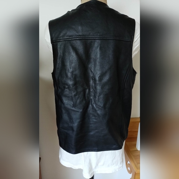 Xelement Leather motorcycle vest LIKE NEW - Picture 3 of 5